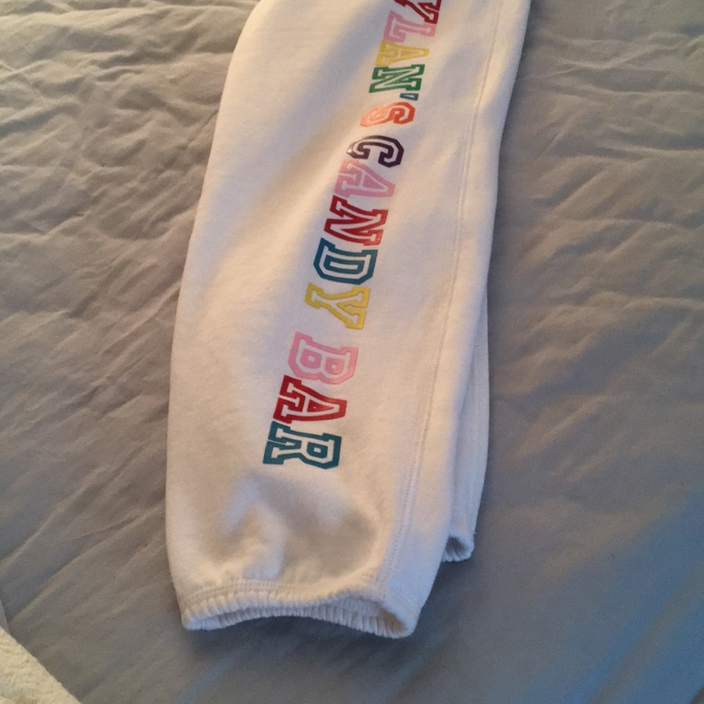 White sweat pants